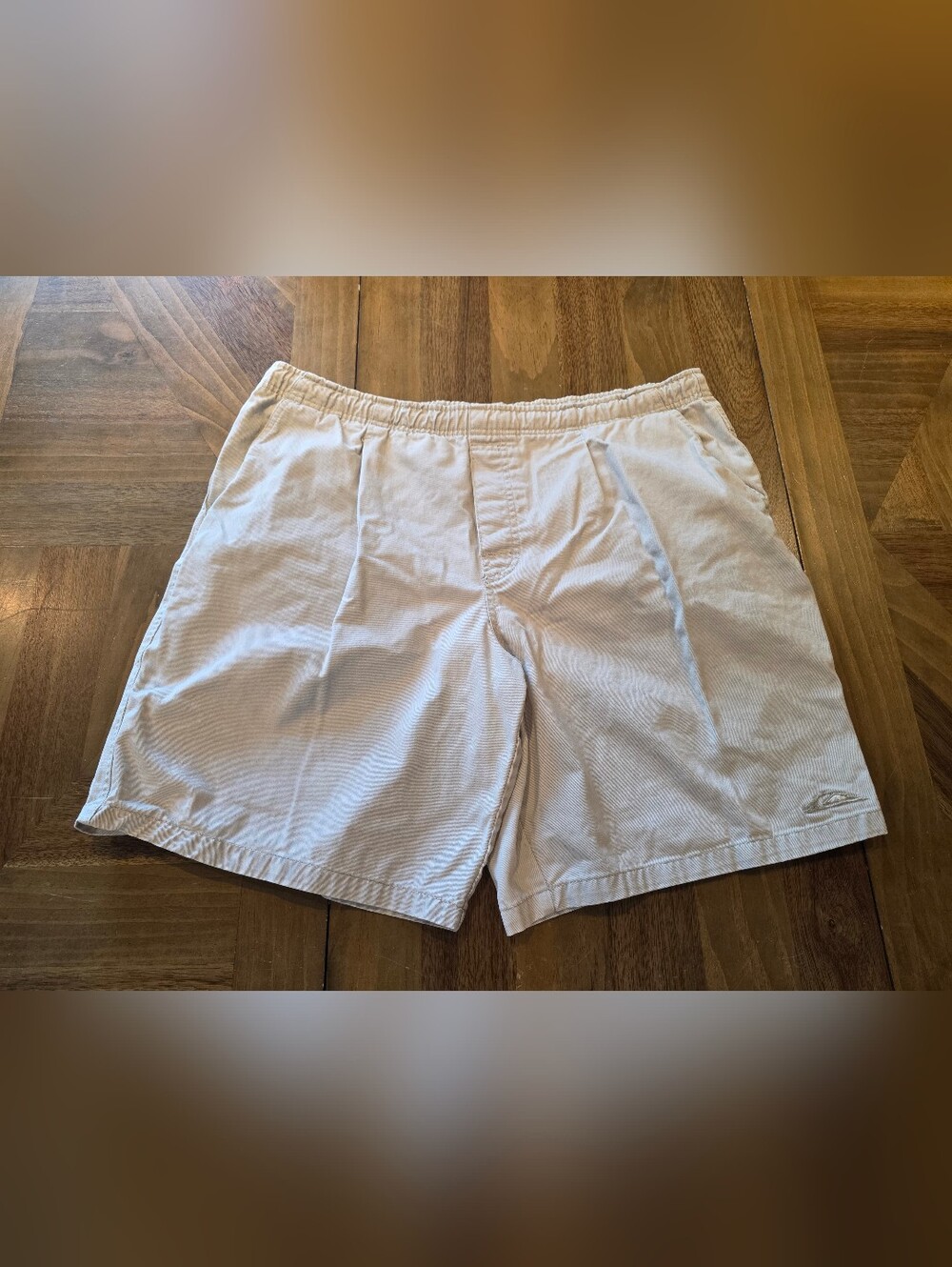 Quicksilver Pleated Chino Pull-on Shorts Sz XL / 36 Tan Beige Stretch 9" Inseam